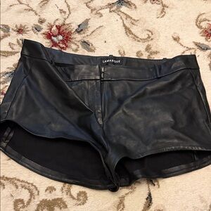 LAMARQUE Black Leather Shorts XL